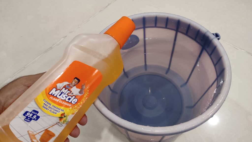 Mr. Muscle floor cleaner